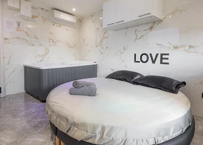 Le Topaze - & Jacuzzi Manosque